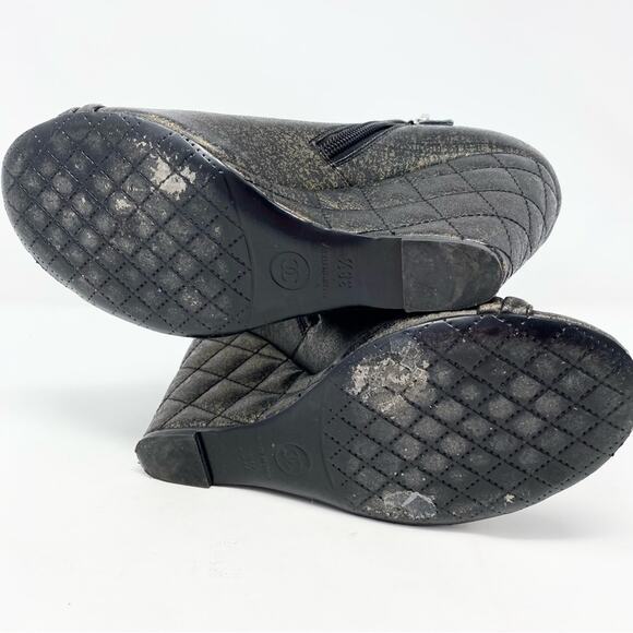 Chanel Gold Black Distressed Open Toe Wedge Booties 38.5 / 7.5 - Picture 12 of 15
